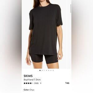 SKIMS BOYFRIEND T SHIRT